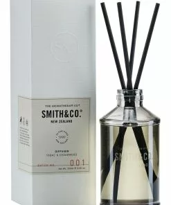 The Aromatherapy Company Smith & Co Tabac & Cedarwood Diffuser 250ml