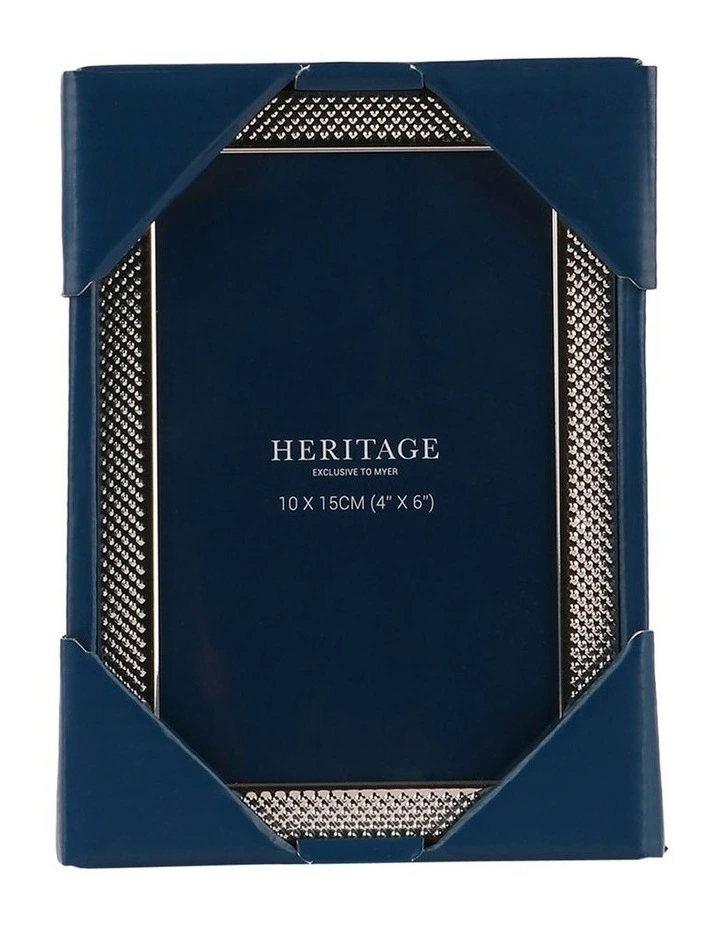 Heritage 10x15cm Textured Shiny Metal Photo Frame Silver 3 Heritage 10x15cm Textured Shiny Metal Photo Frame Silver - Image 3