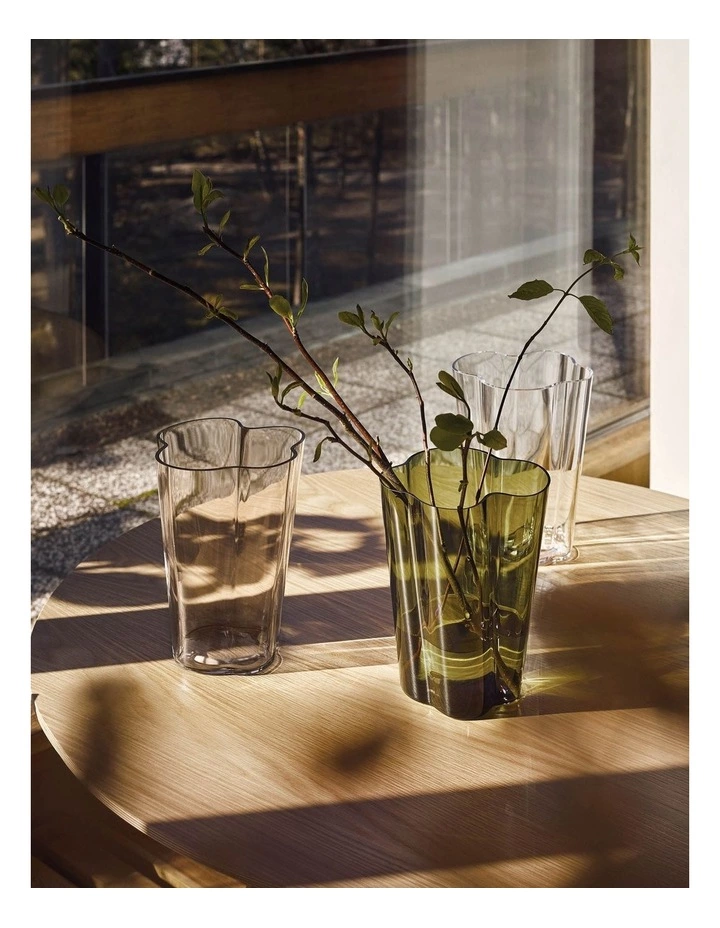 IITTALA Alvar Aalto Collection 22cm Glass Vase Clear 2 IITTALA Alvar Aalto Collection 22cm Glass Vase Clear - Image 2