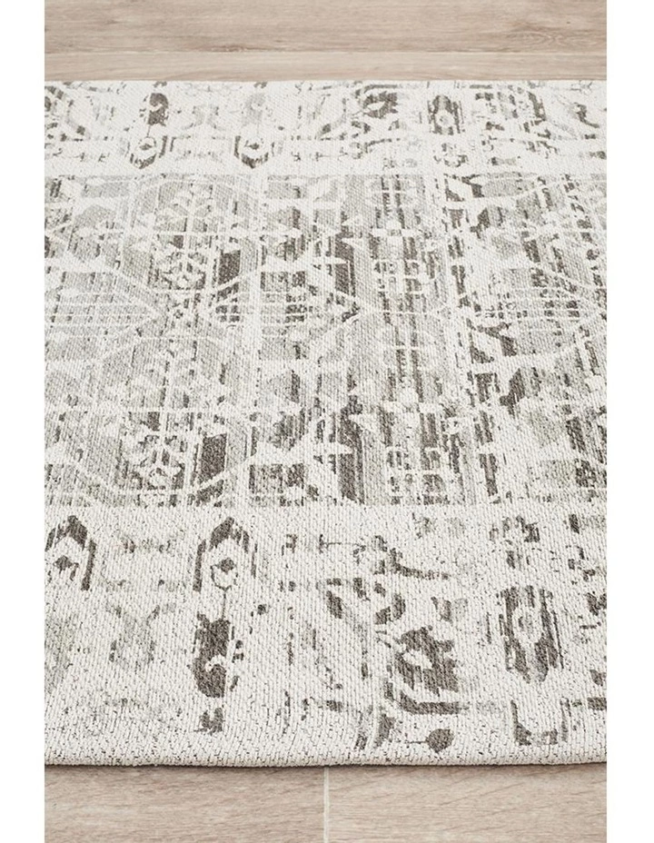 Rug Culture Magnolia 88 Silver Runner Rug 4 Rug Culture Magnolia 88 Silver Runner Rug - Image 4