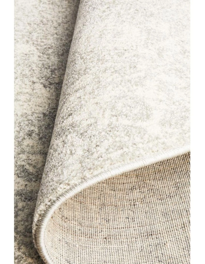 Rug Culture Evoke Shine Silver Transitional Round Rug 6 Rug Culture Evoke Shine Silver Transitional Round Rug - Image 6