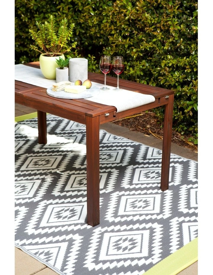 Fab Habitat 120x179cm Valencia Recycled Plastic Outdoor Rug and Mat 3 Fab Habitat 120x179cm Valencia Recycled Plastic Outdoor Rug and Mat - Image 3