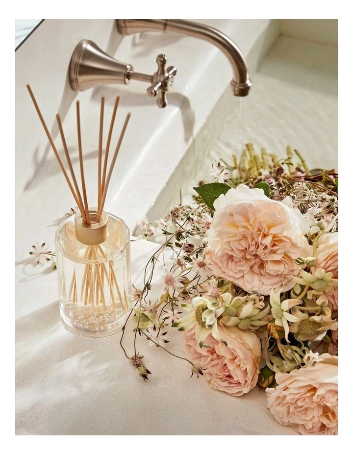 CIRCA Jasmine & Magnolia Fragrance Diffuser 250ml 3 CIRCA Jasmine & Magnolia Fragrance Diffuser 250ml - Image 3