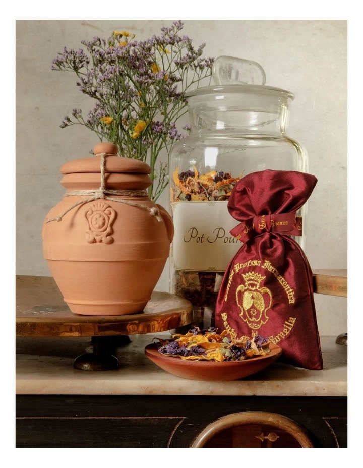 Santa Maria Novella Pot Pourri in Terracotta Jar 2 Santa Maria Novella Pot Pourri in Terracotta Jar - Image 2