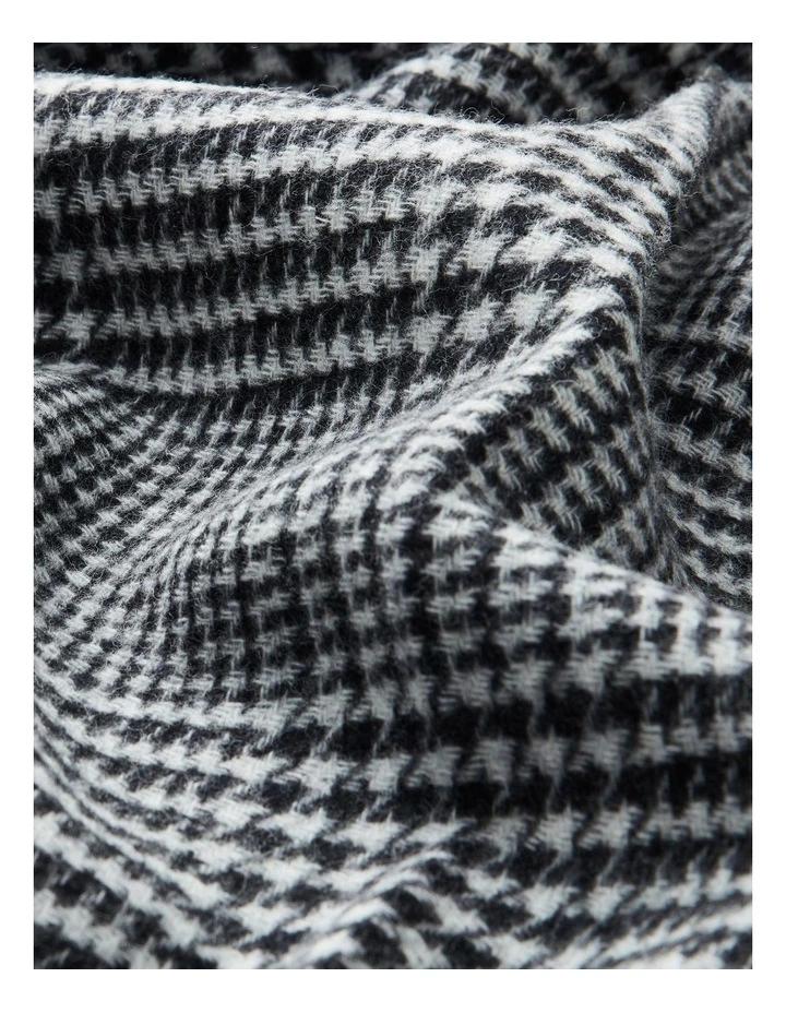 Sheridan Briones Throw In Carbon - 130cm x 180cm 2 Sheridan Briones Throw In Carbon - 130cm x 180cm - Image 2